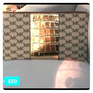 Michael kors clutch purse